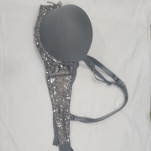 XOXO Black and Silver Face Mask Elegant Accessories